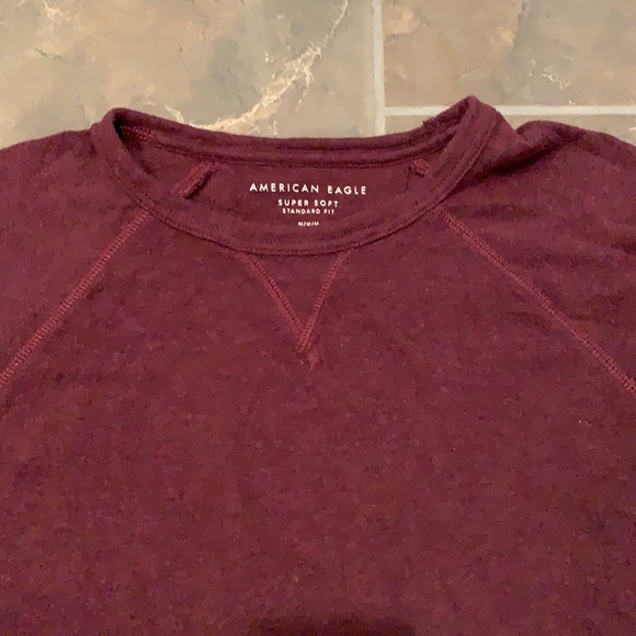 American eagle men’s medium burgundy light sweater - Picture 2 of 3